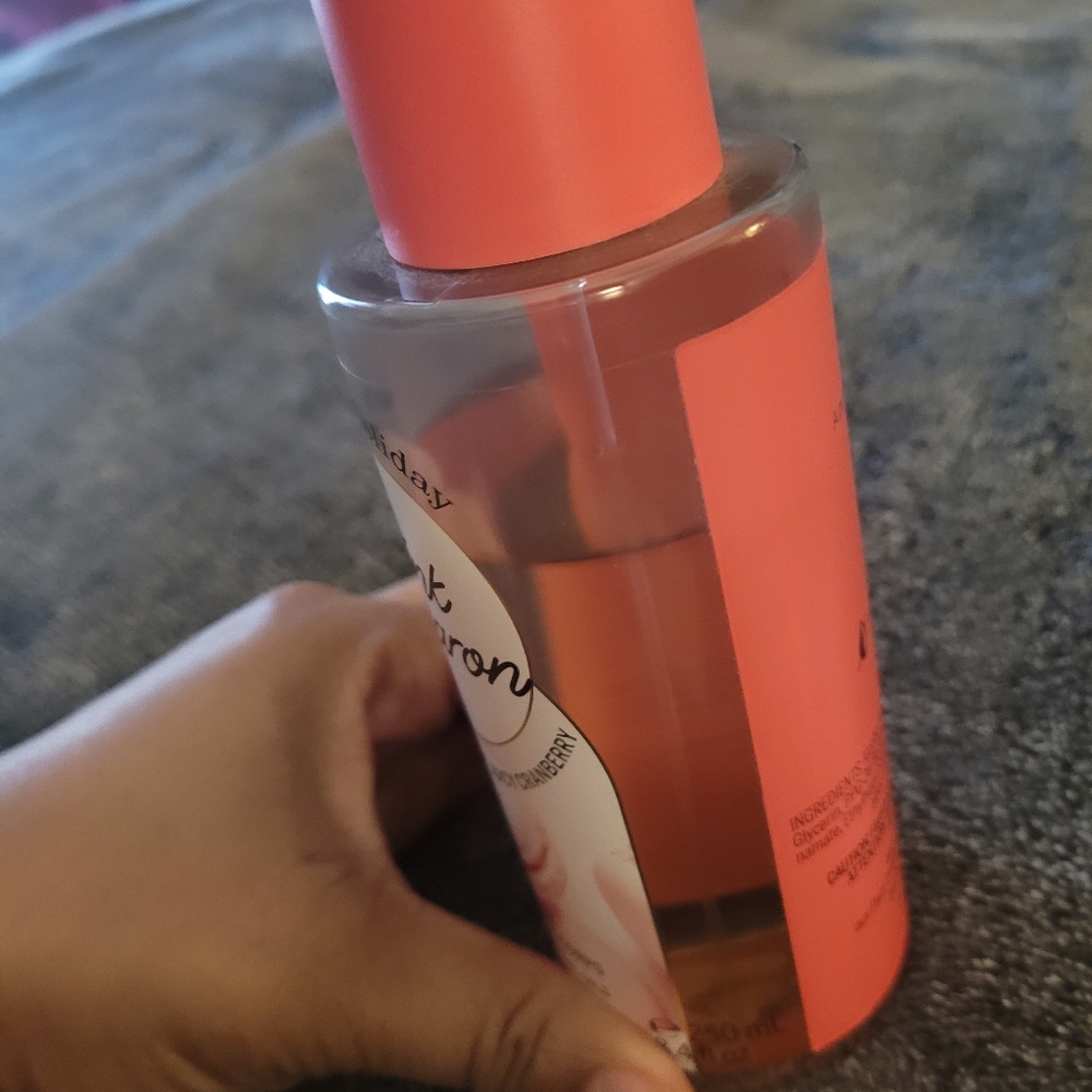 PINK Victoria's Secret Bundle - Picture 2 of 3